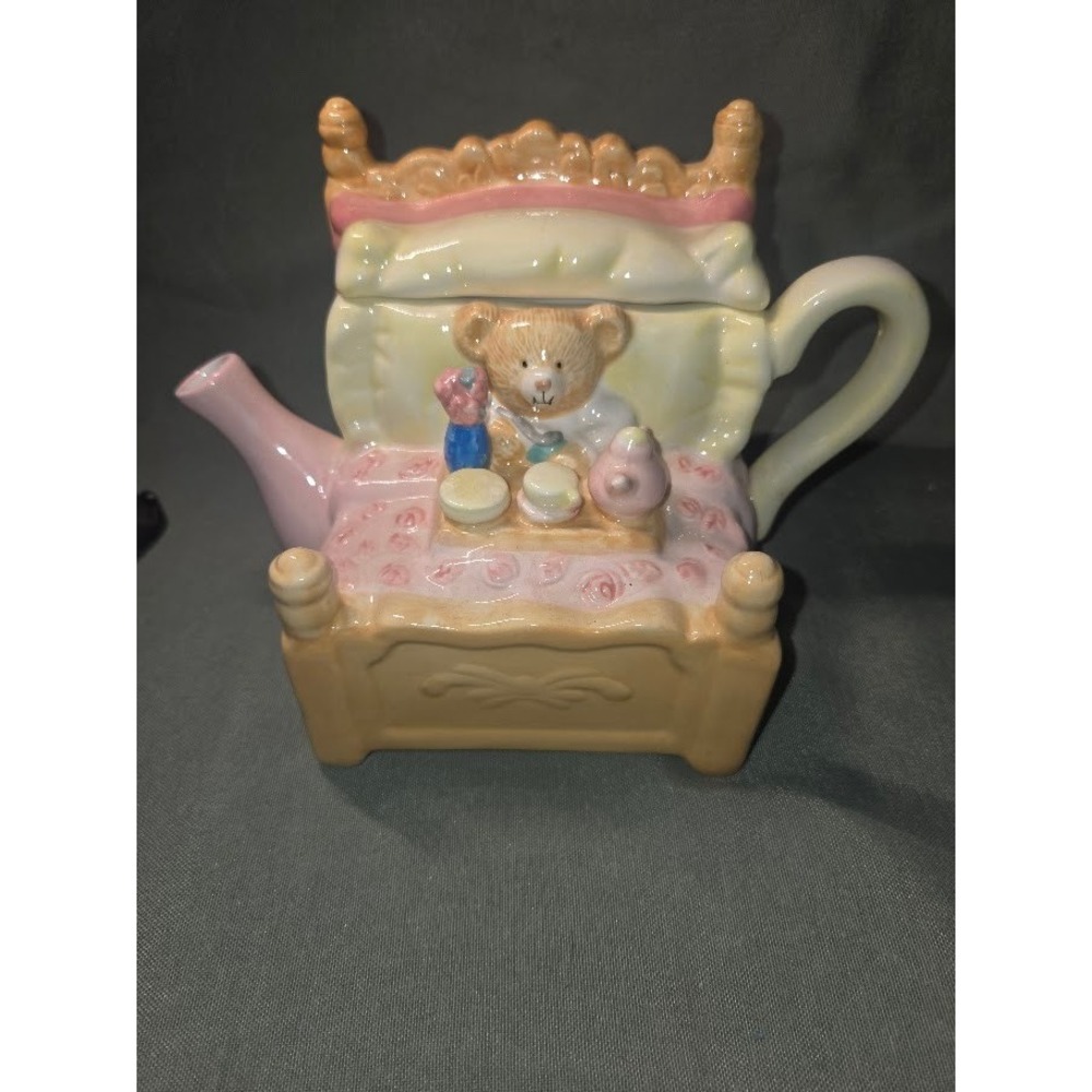 Houston Harvest Hallmark Teddy Bear in Bed Ceramic Teapot Pink Yellow Pastel